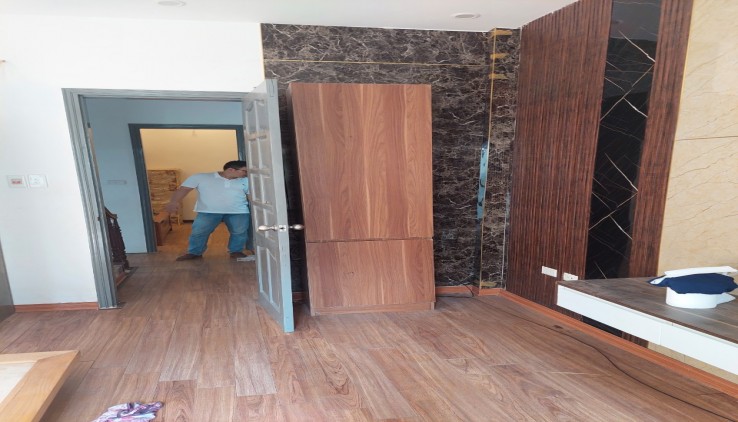 Cho thuê nhà trong ngõ Mai Động- HM. DT 35m - 3tầng - Giá 11 triệu 0377526803